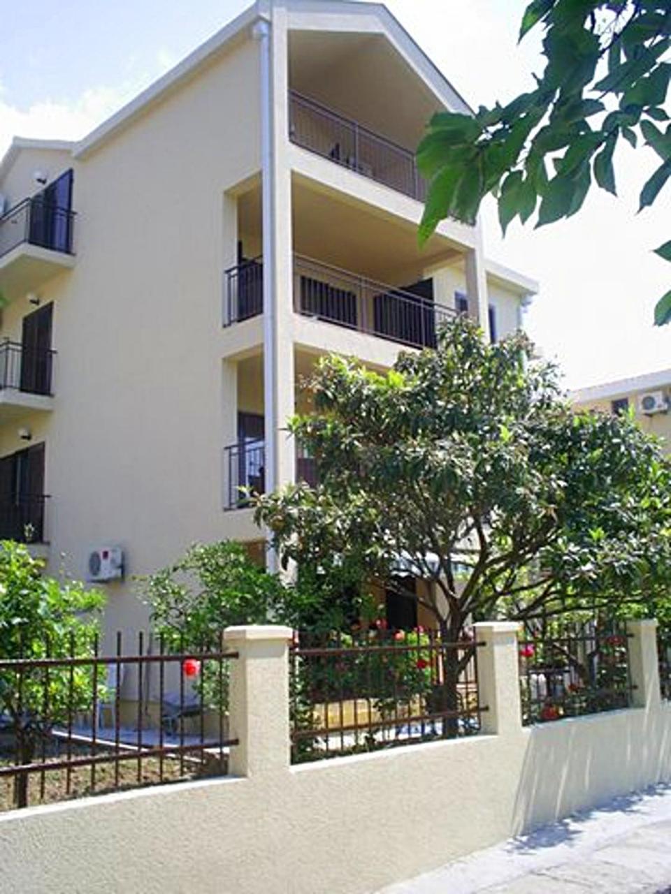 Apartments And Rooms Marija Budva Kültér fotó